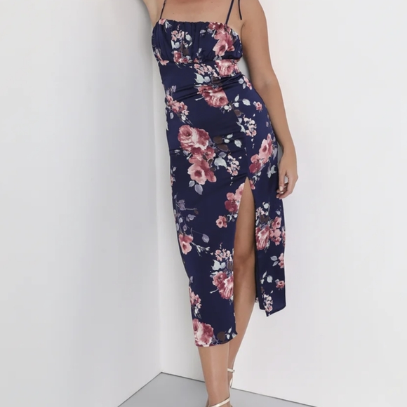 Lulu's midi slip dress in Floral navy, size S. Fleur-ty behavior - Picture 2 of 6